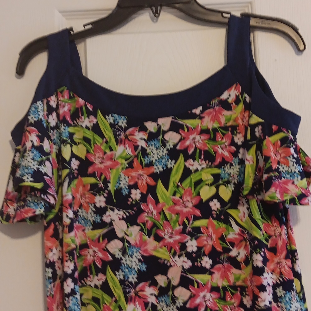 Dress - Picture 2 of 3